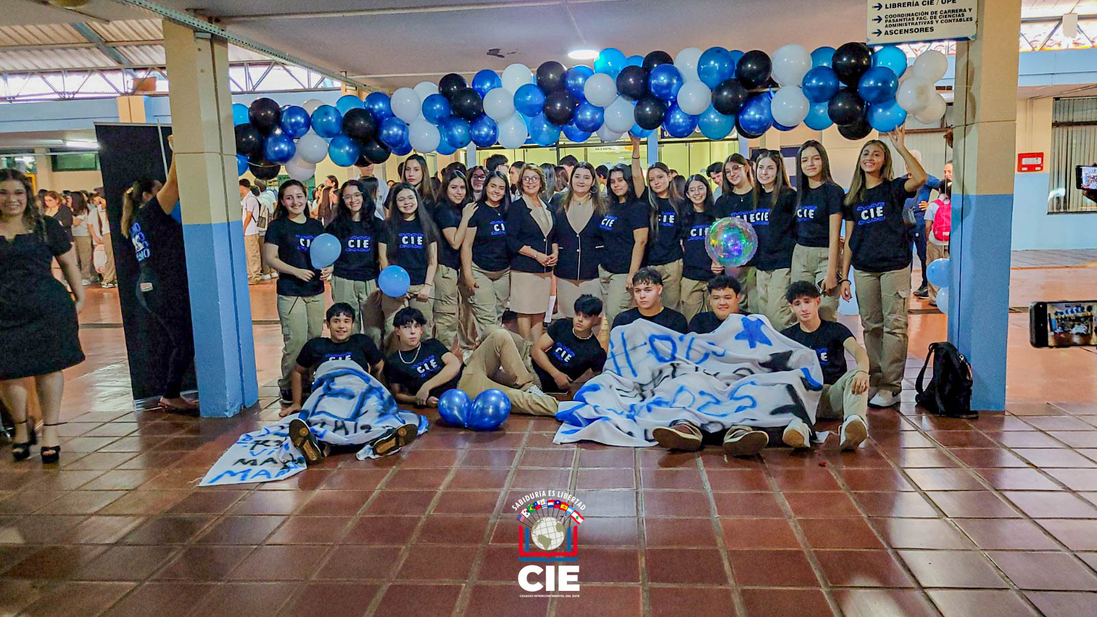 Emotiva Bienvenida y Tradición Solidaria en el CIE: Así Comenzó el 2025 para los Estudiantes del Tercer Año